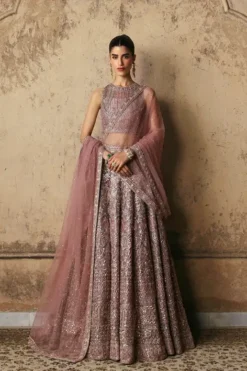 Faiza Saqlain - Prenia