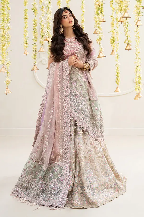 Faiza Saqlain – Suzan